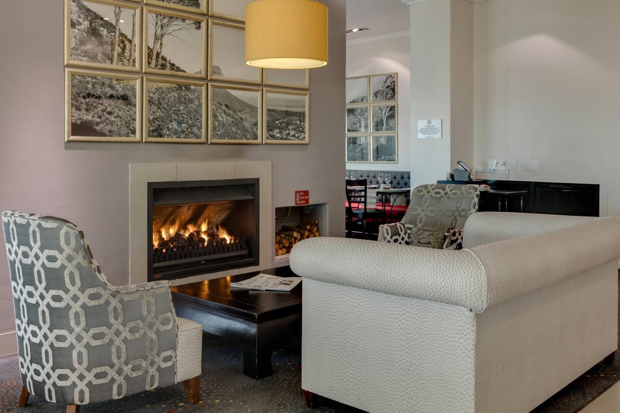 Protea Hotel By Marriott Cape Town Tyger Valley Беллвілл Екстер'єр фото
