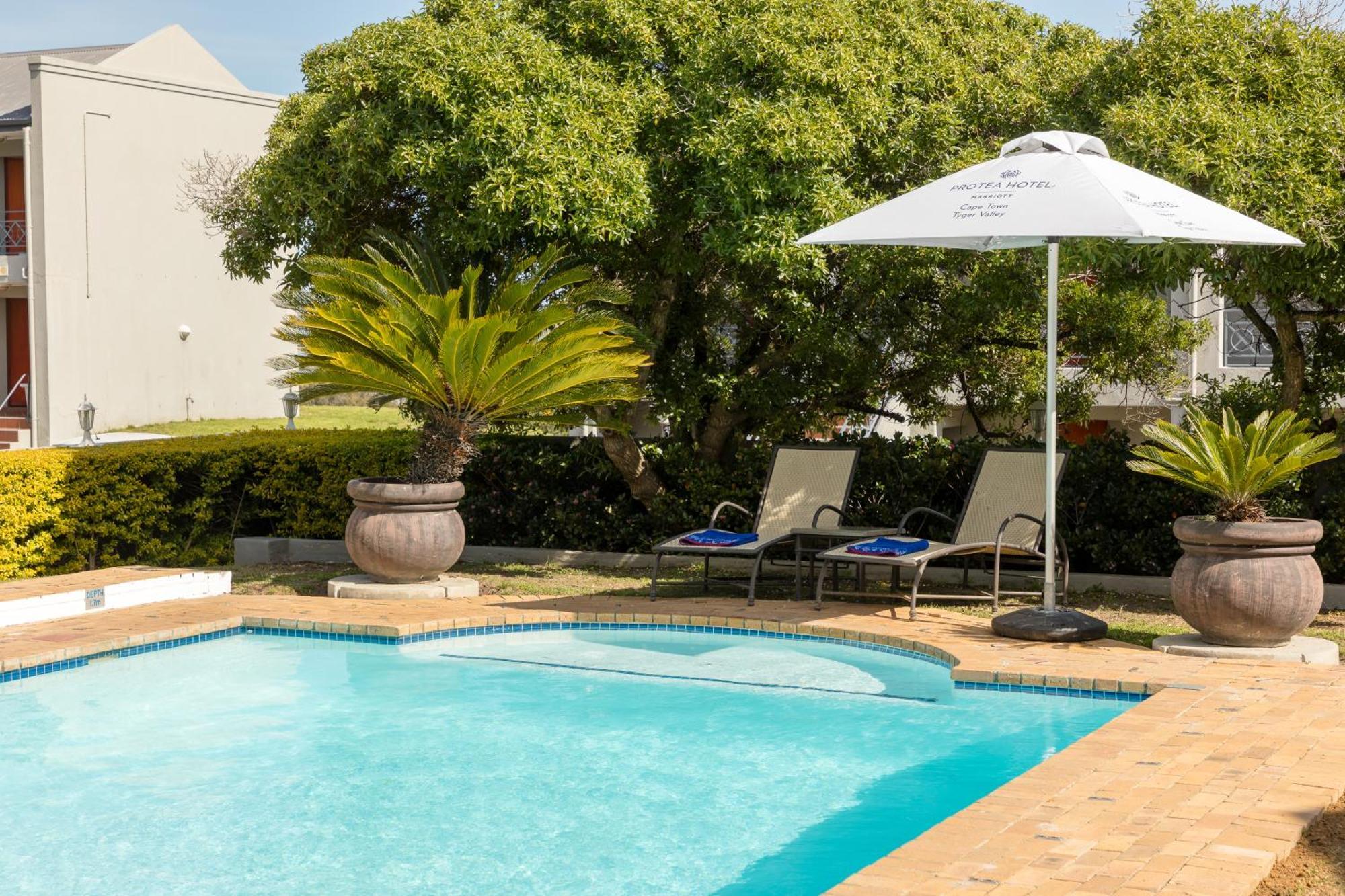 Protea Hotel By Marriott Cape Town Tyger Valley Беллвілл Екстер'єр фото