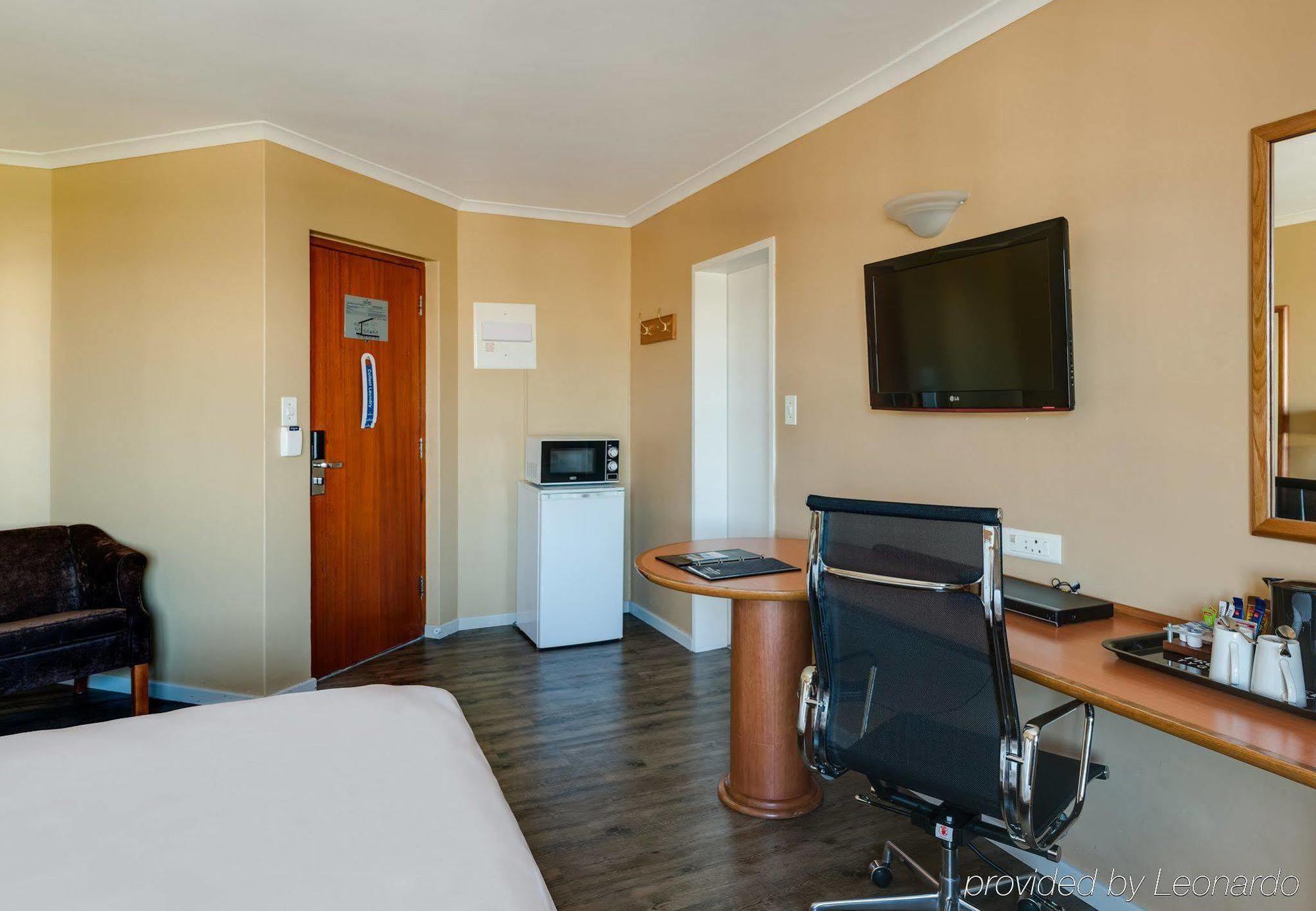 Protea Hotel By Marriott Cape Town Tyger Valley Беллвілл Екстер'єр фото