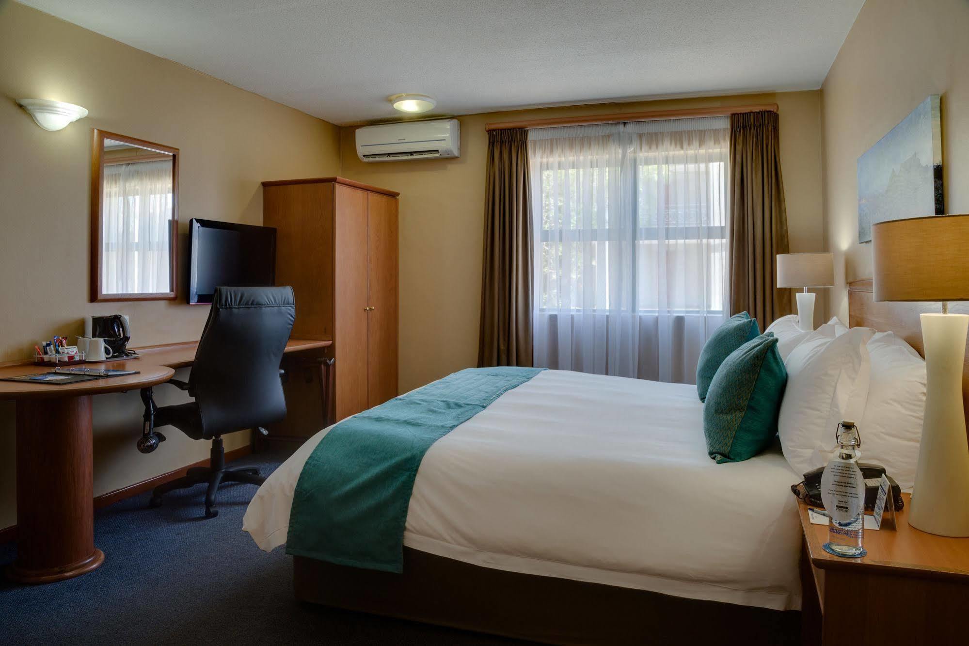 Protea Hotel By Marriott Cape Town Tyger Valley Беллвілл Екстер'єр фото